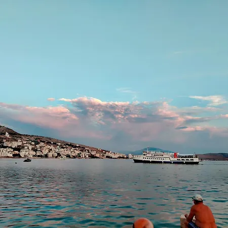 Sandra * Sarandë